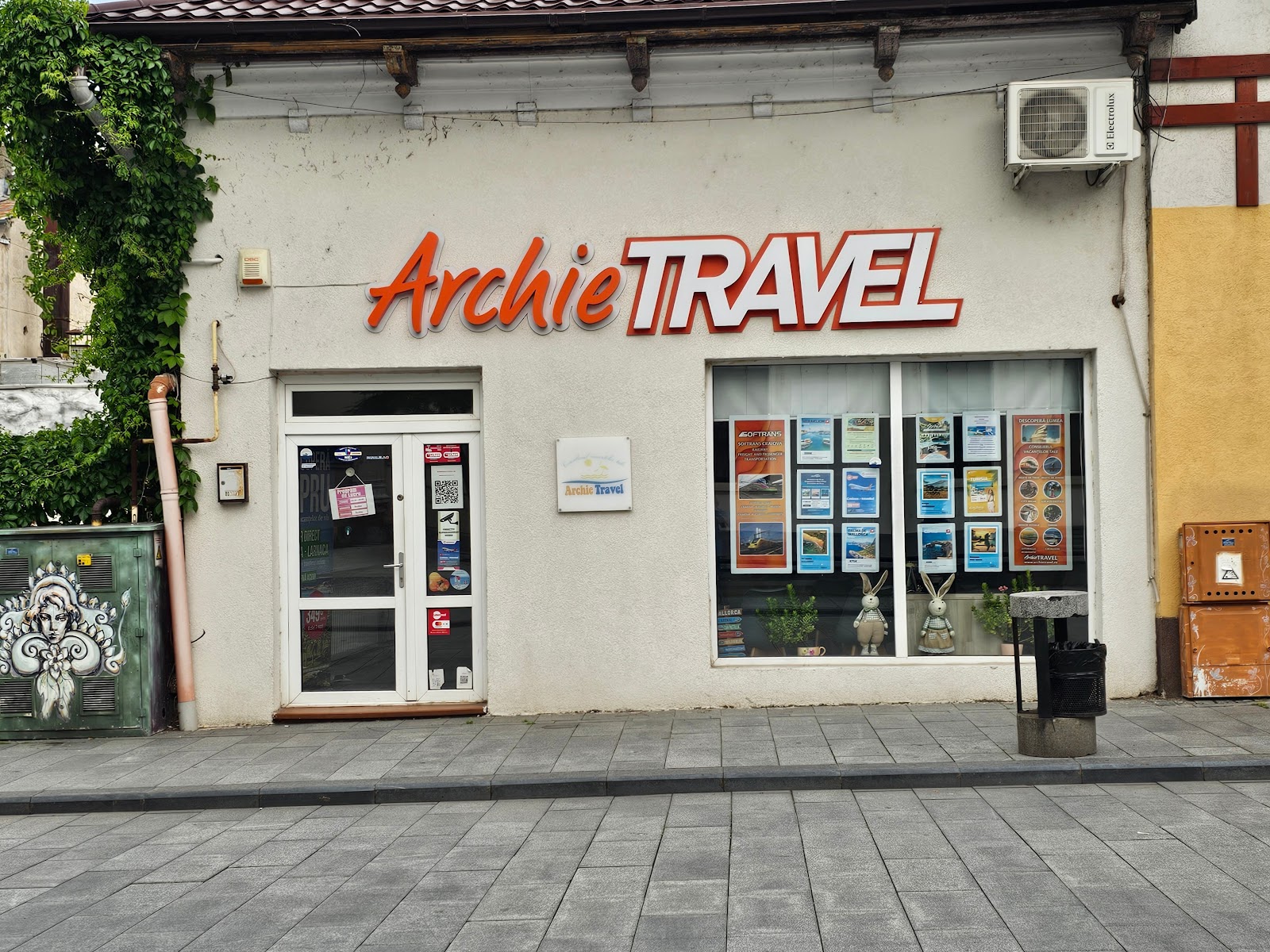 Archie Travel