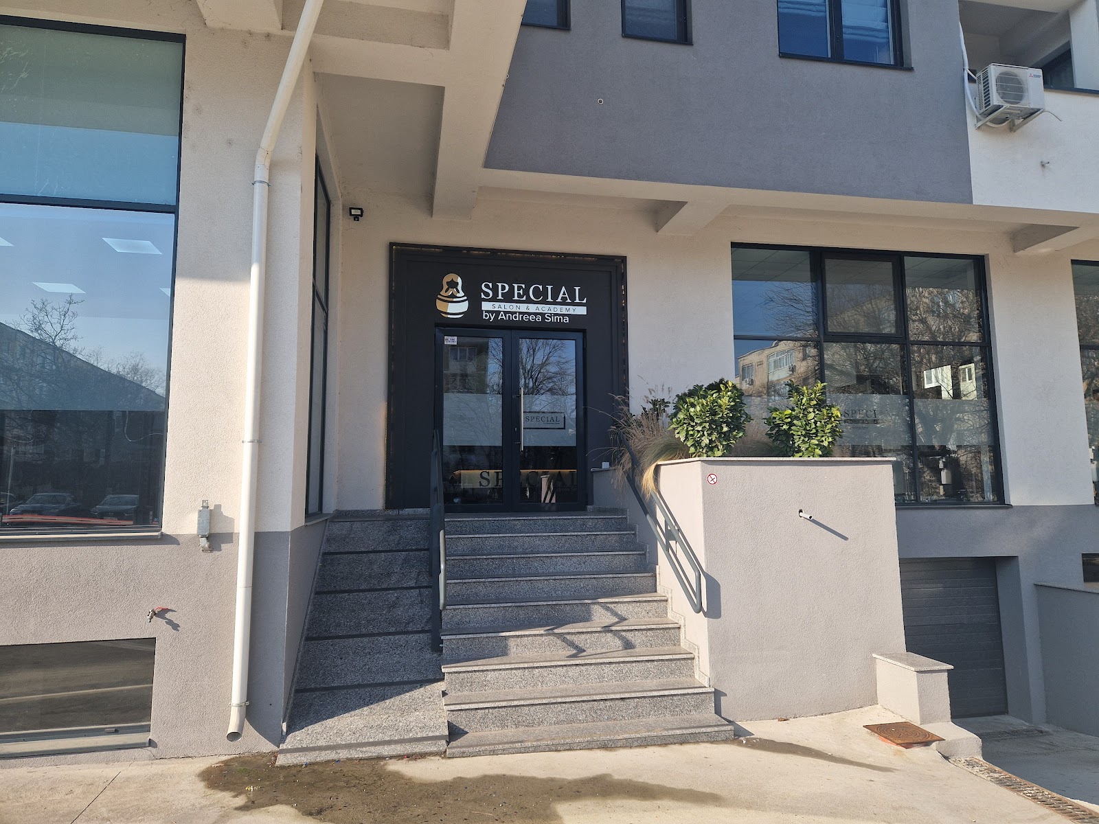 Special Salon & Academy by Andreea Sima
