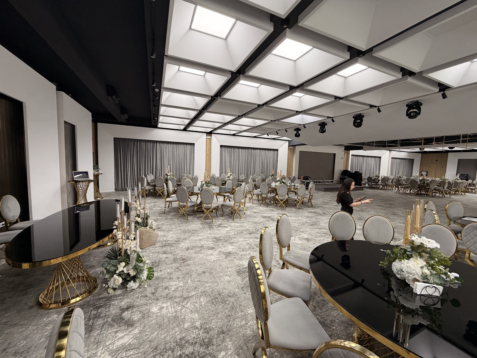 Unique Ballrooms - Centru de Evenimente