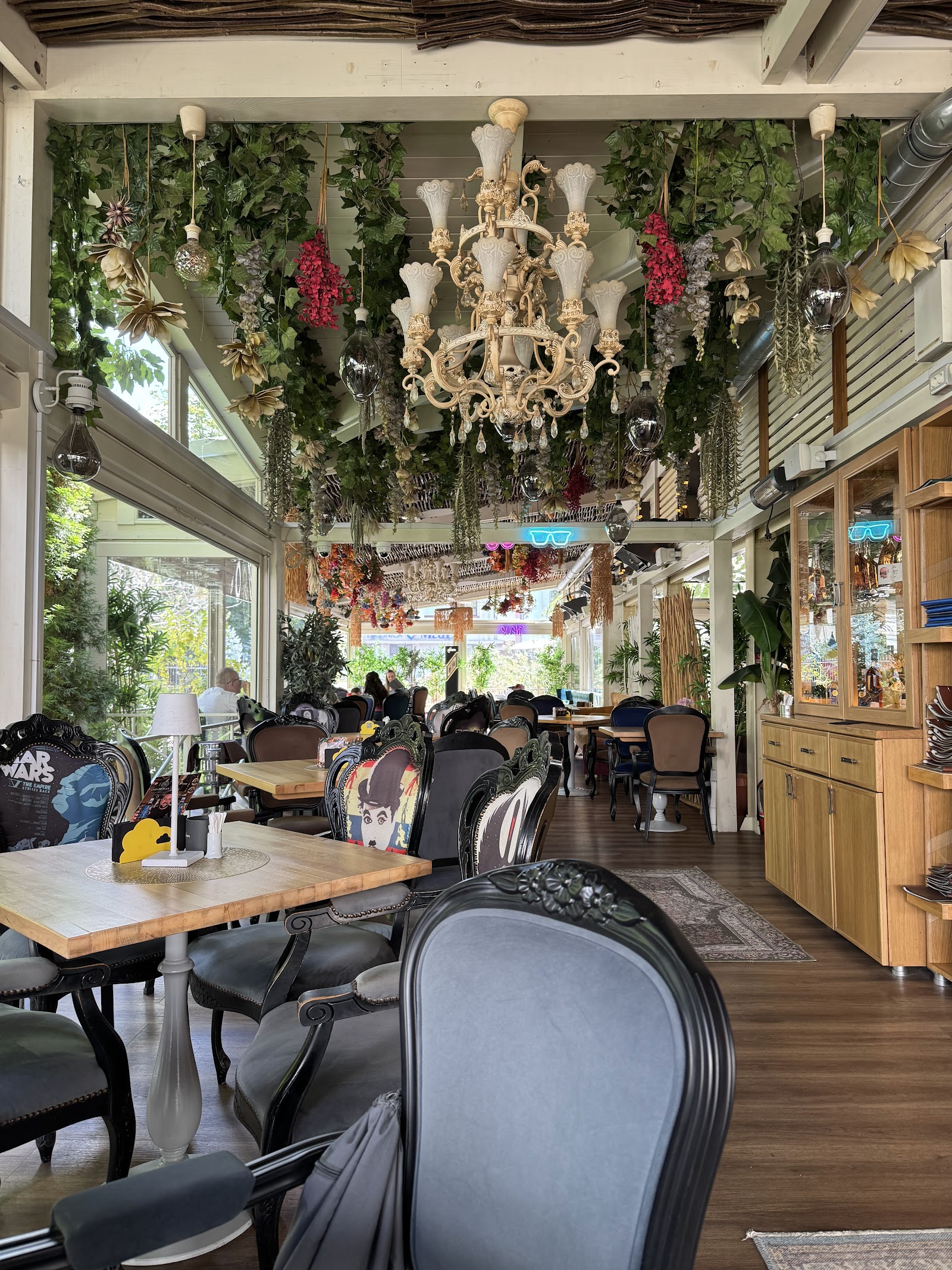 Teatris Restaurant