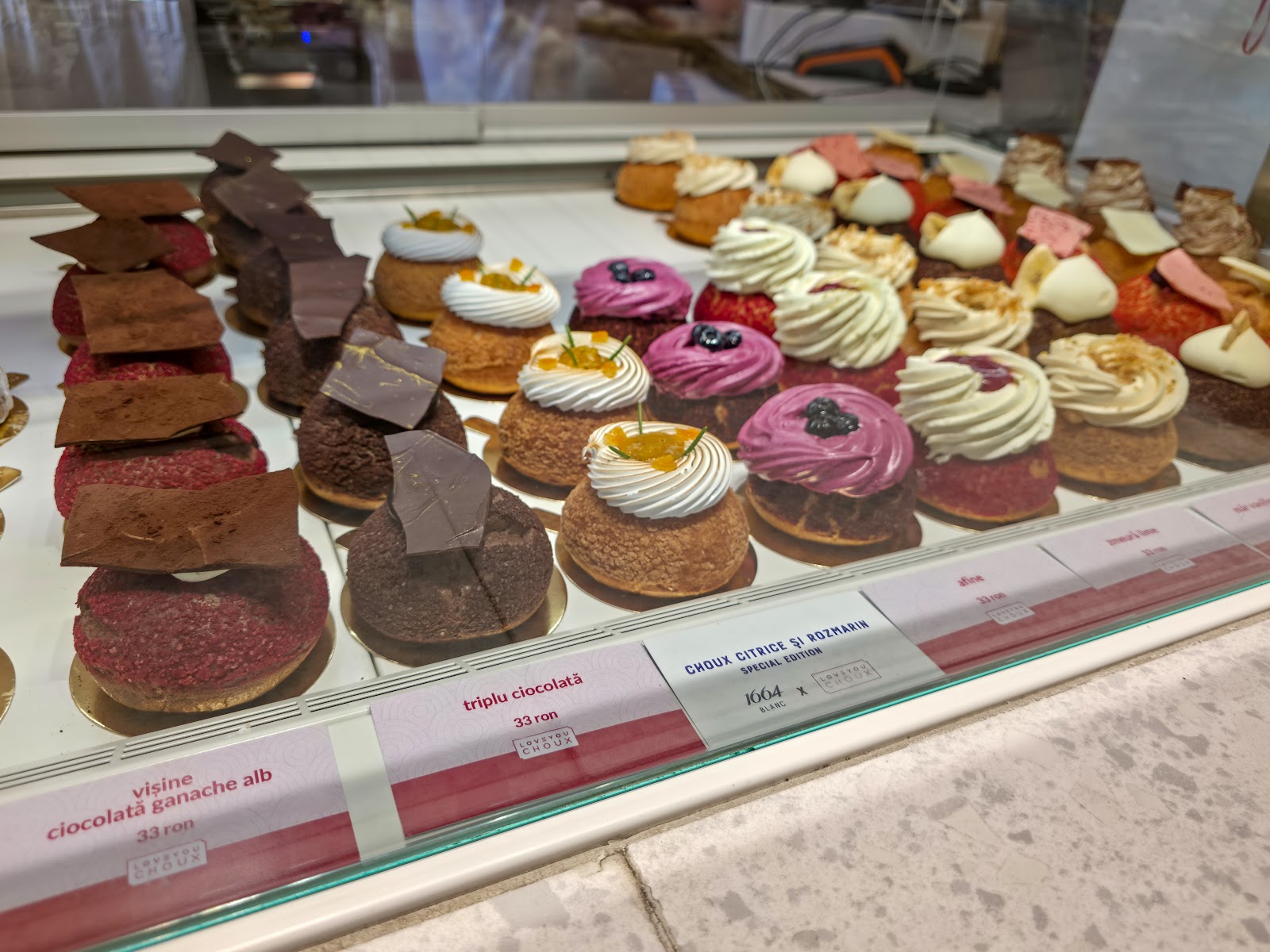 Love You Choux by Livrez Fericire Victoriei
