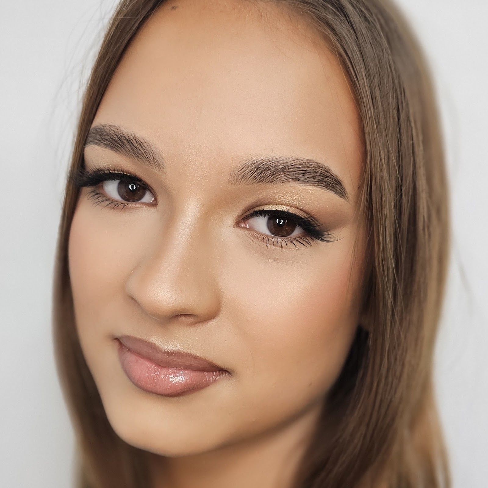Viviana Constandache Makeup Artist