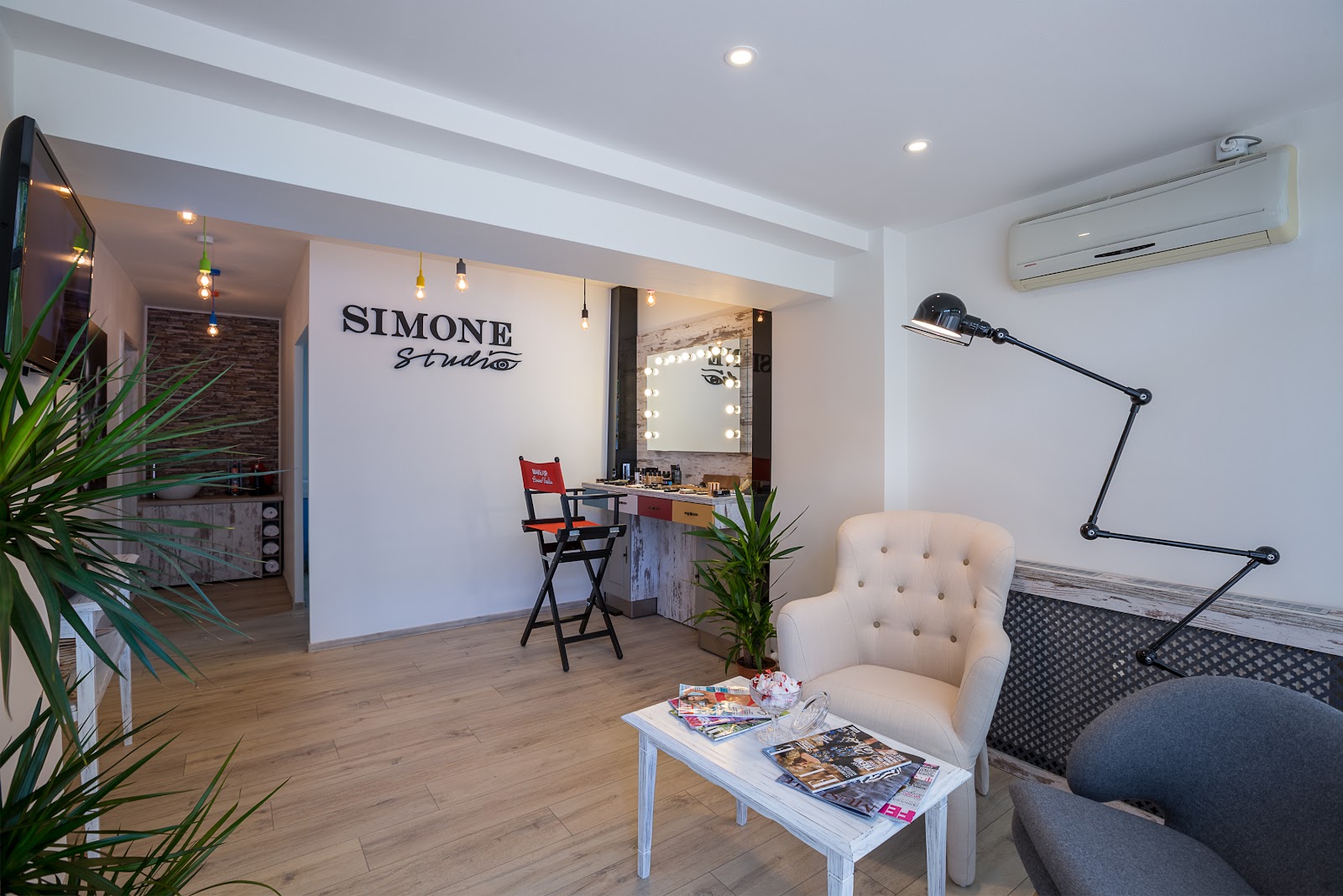 Simone Studio