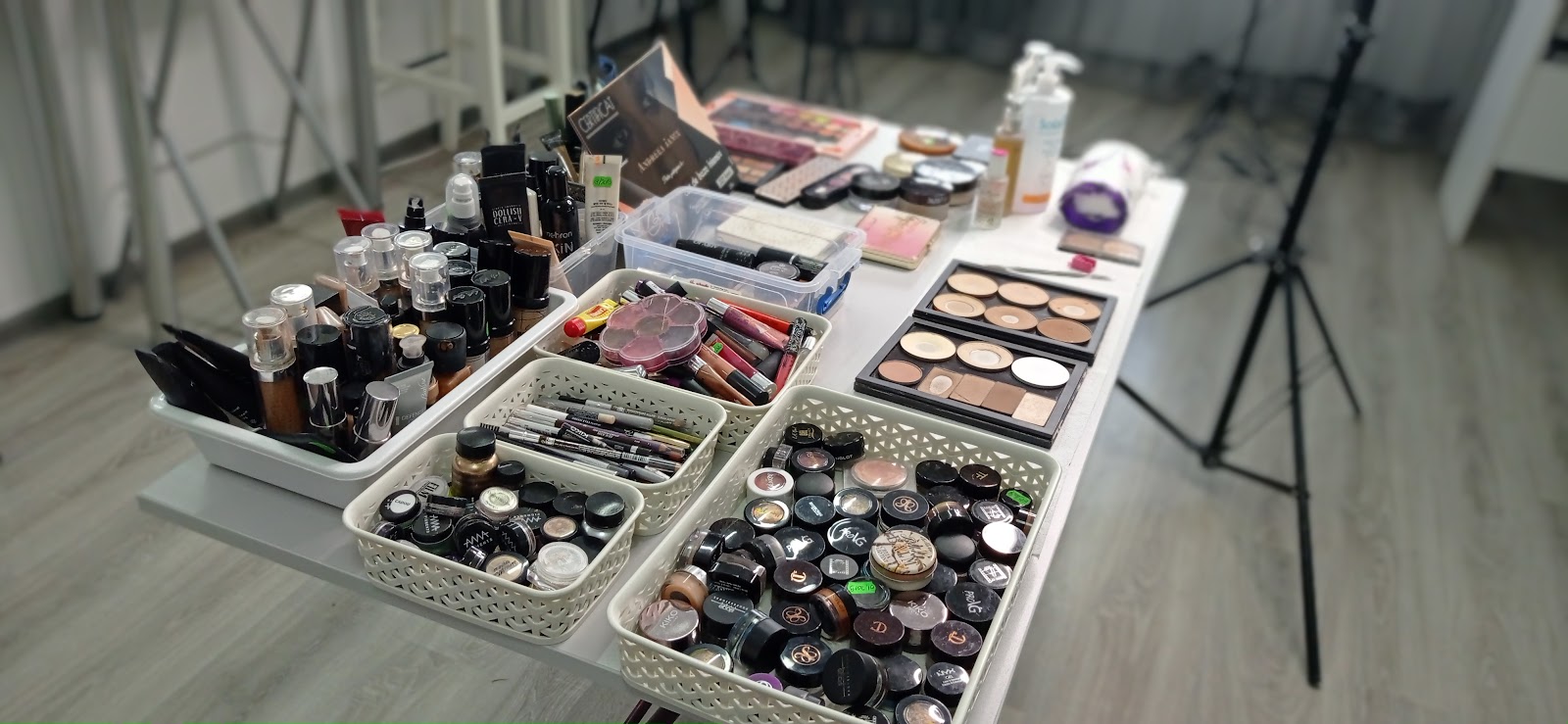 C.A.M.A. (Catalina Aron Makeup Academy)