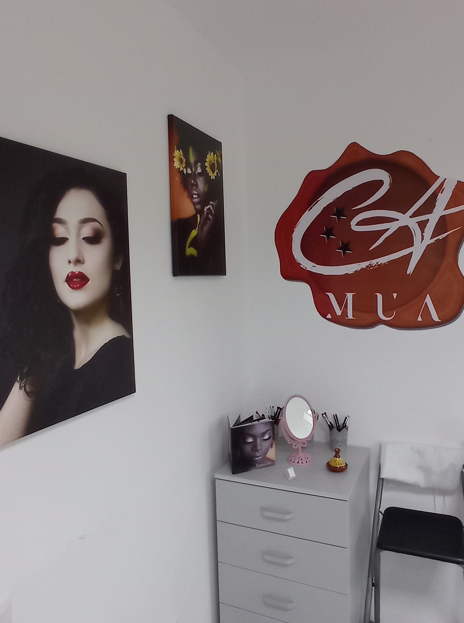 C.A.M.A. (Catalina Aron Makeup Academy)