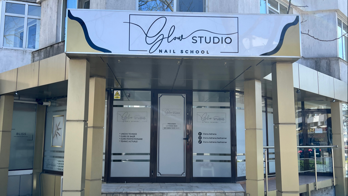 Glow Studio Nail School