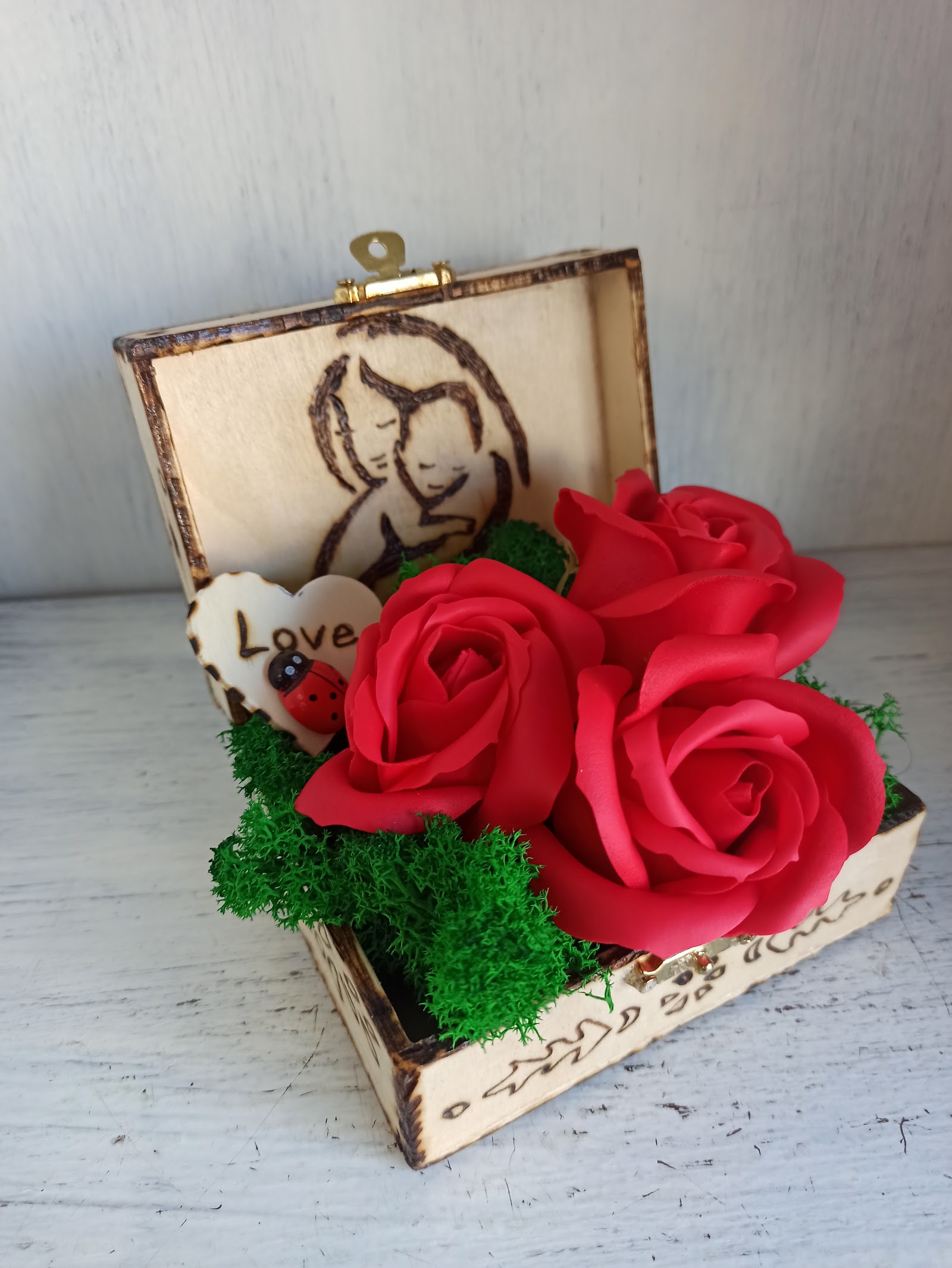 Carmy Art Florarie Oradea. Aranjamente, Flori, Buchete Flori, Livrare Flori Oradea. Buchete Mireasa, Trandafiri Criogenati