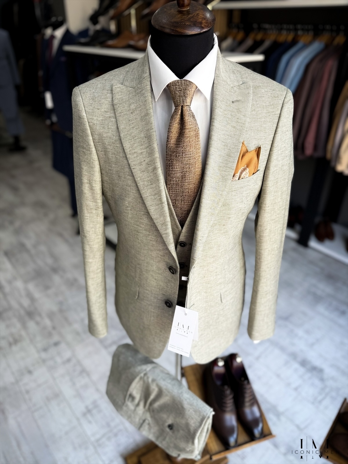 Costume bărbați ICONIC MEN Oradea