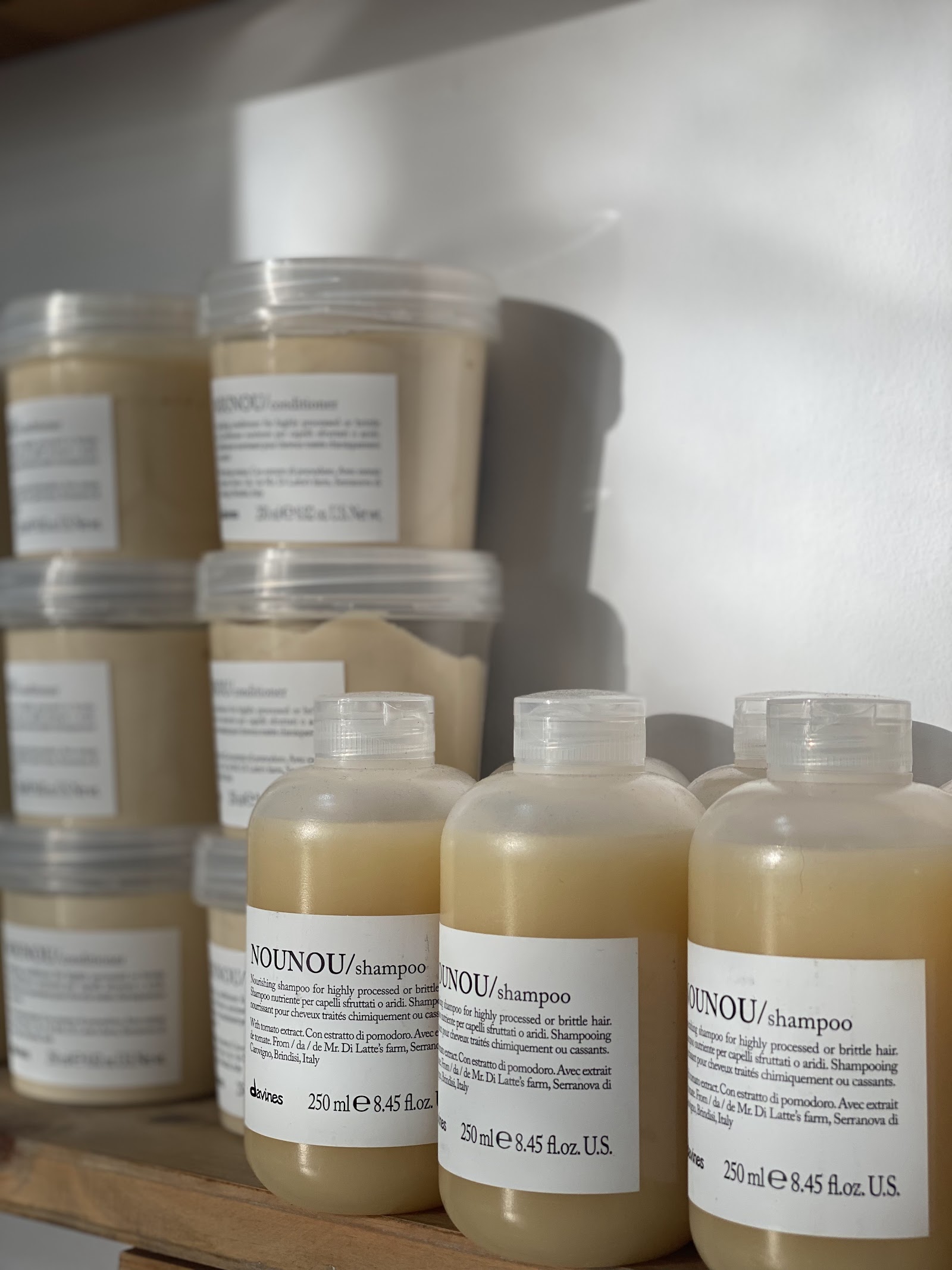 Salon înfrumusețare Bob Beauty Bar