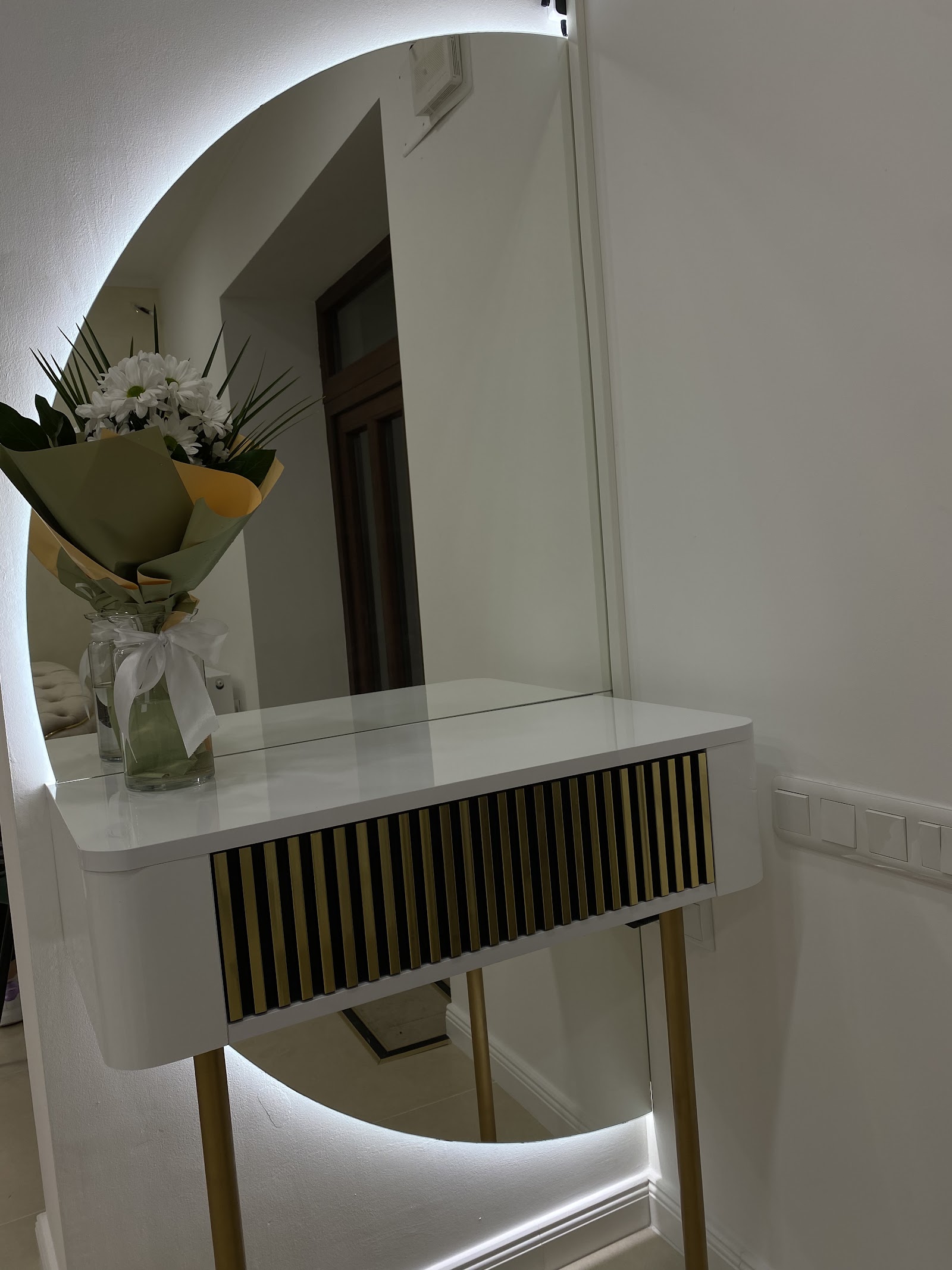 BEAUTY HOUSE