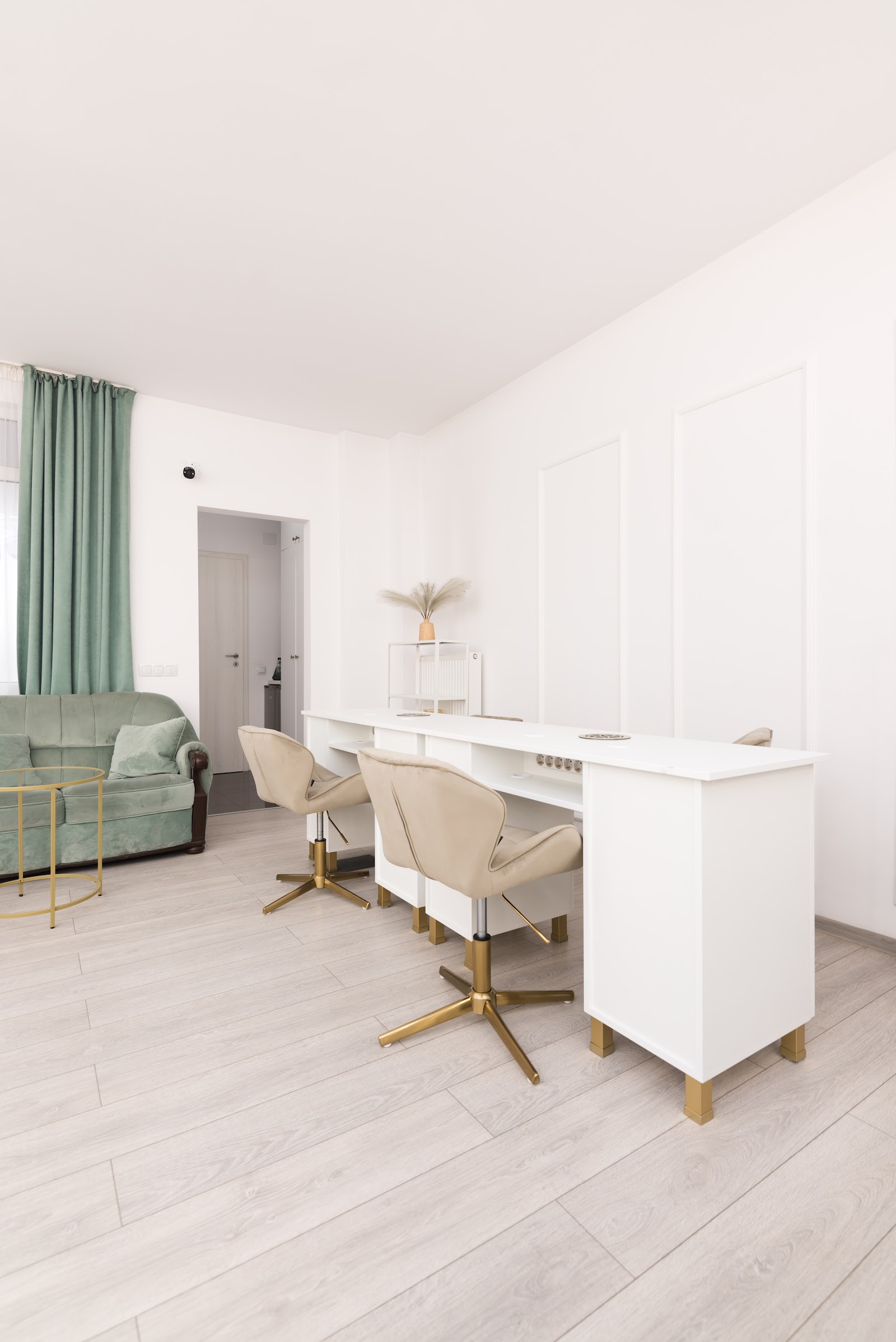 ICONIC Beauty Studio 1.0