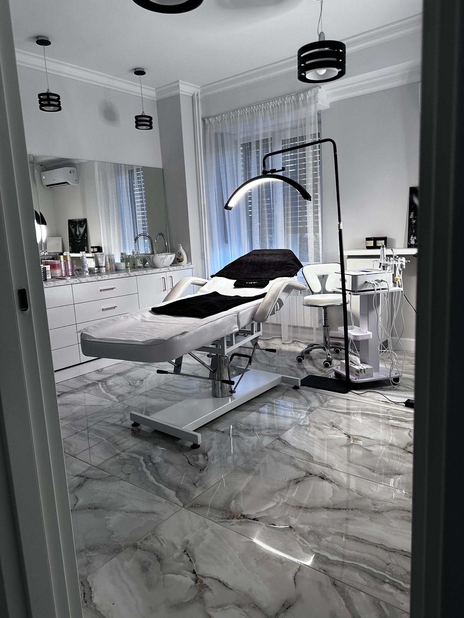 JS Charm Beauty Studio