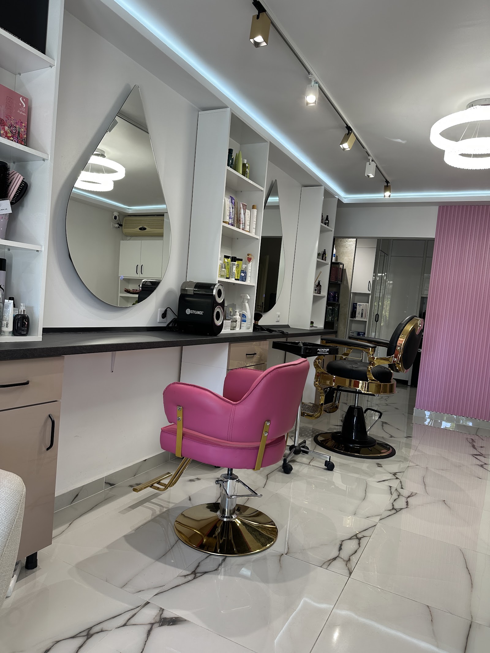Salon Casilda Nilgesz