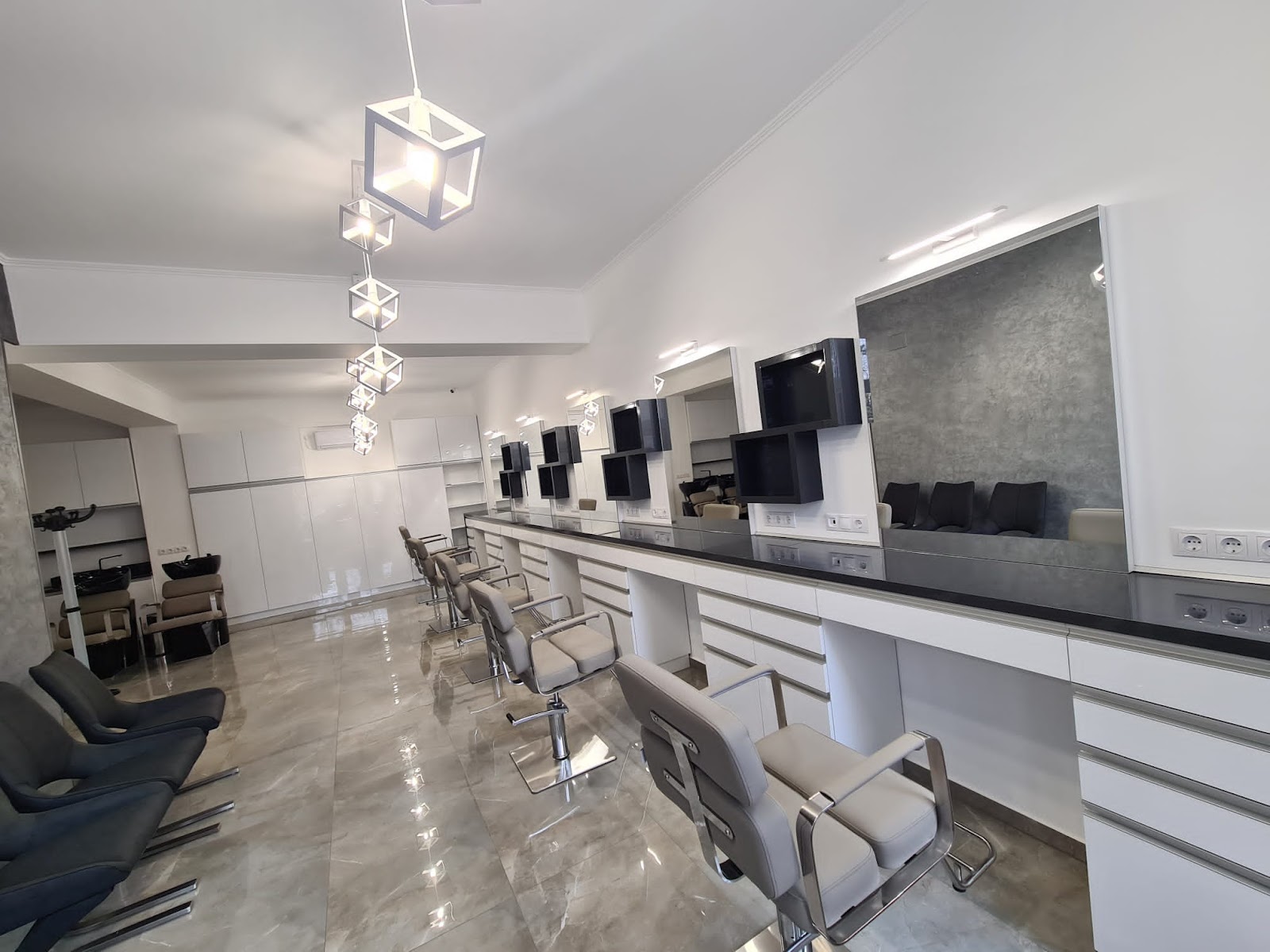 Salon Sofia