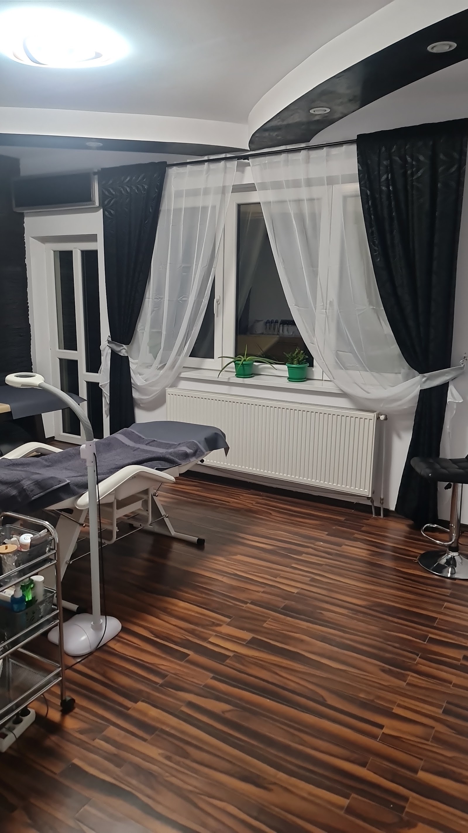 Contur Beauty Center Oradea ,România