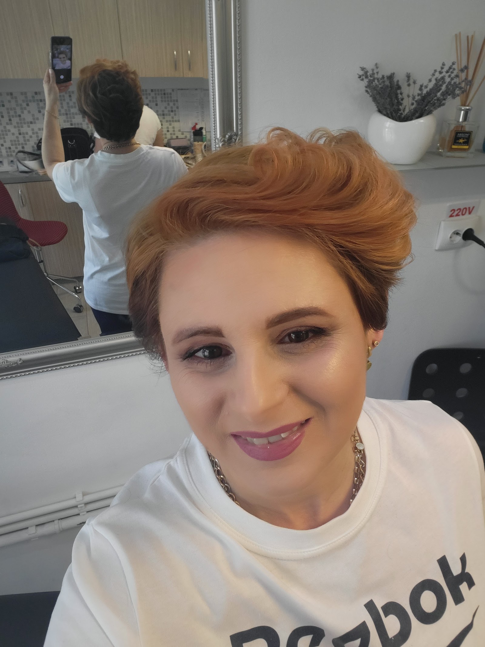 Salon Mirific