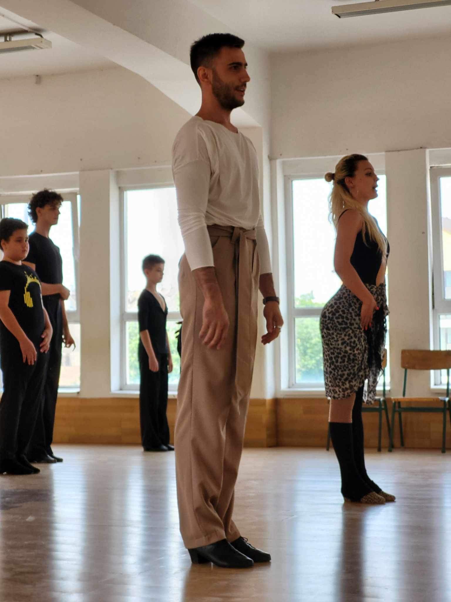 Dance Smart Studio Oradea / Dansul Mirilor