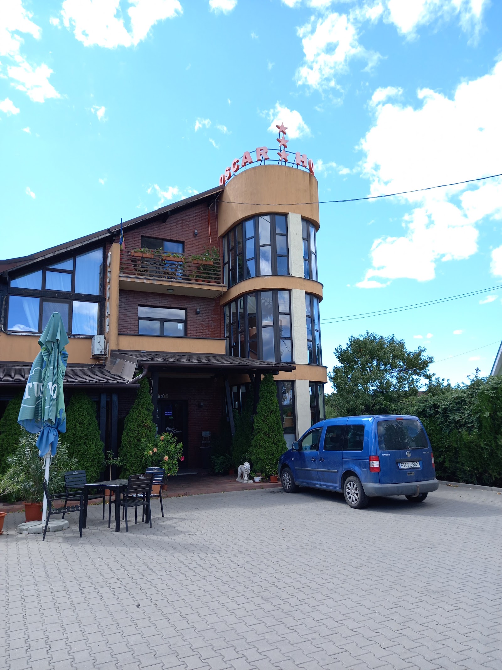 Oscar House