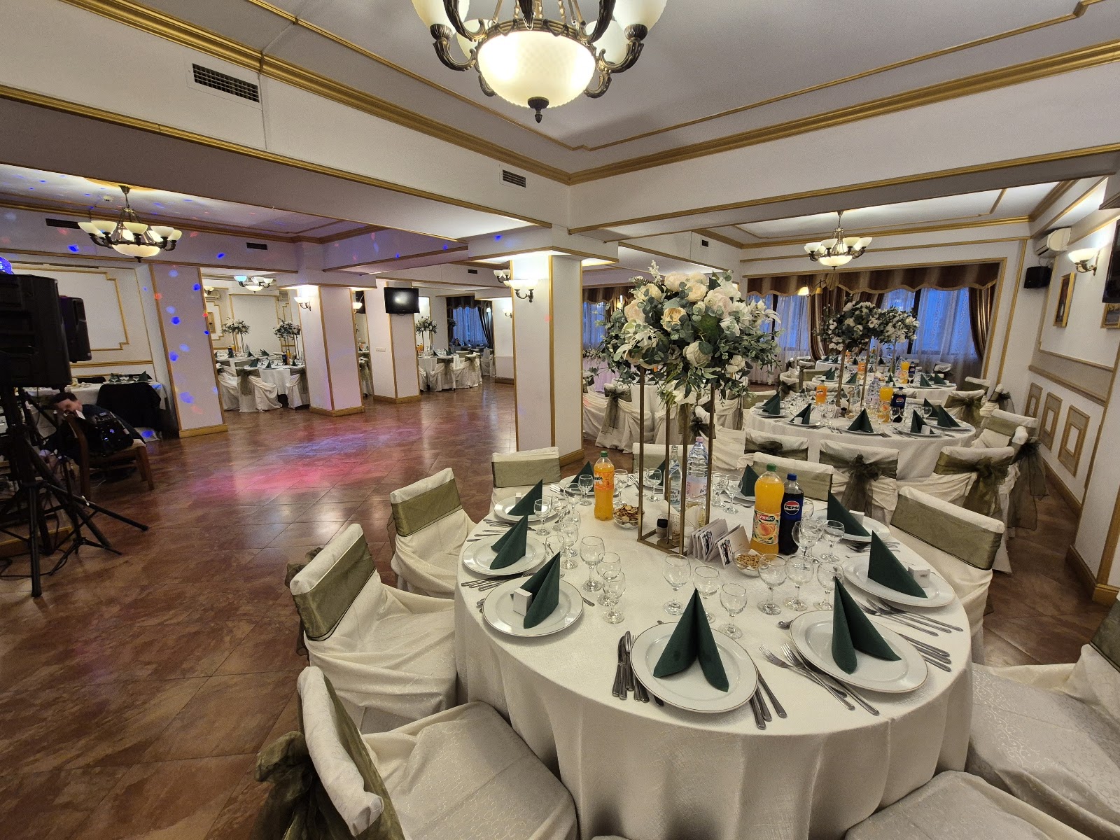 MOTEL - RESTAURANT - BALLROOM COMPLEX EUROPA LG