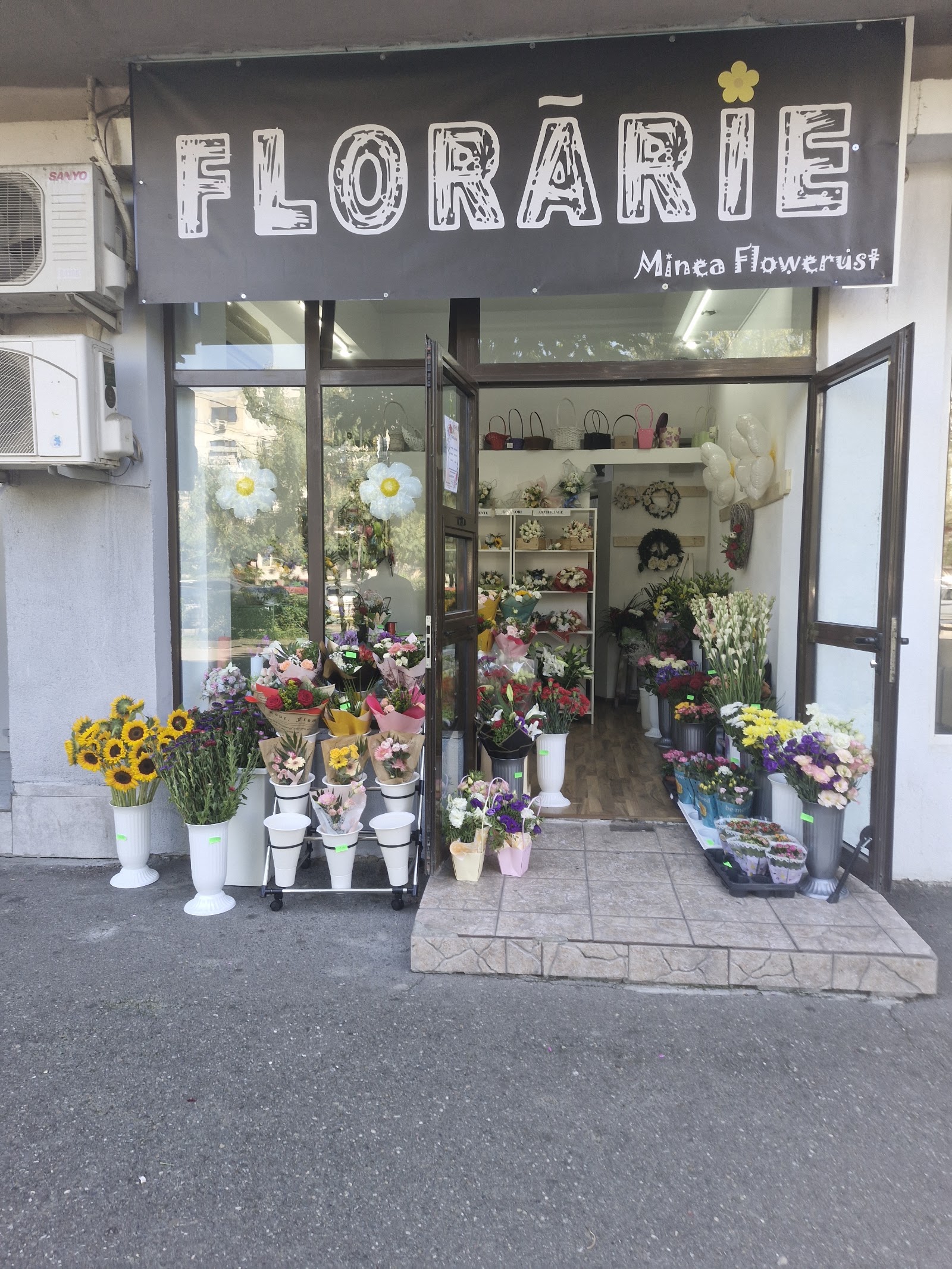 Florărie Ploiești Minea Flowerust Malu Roșu