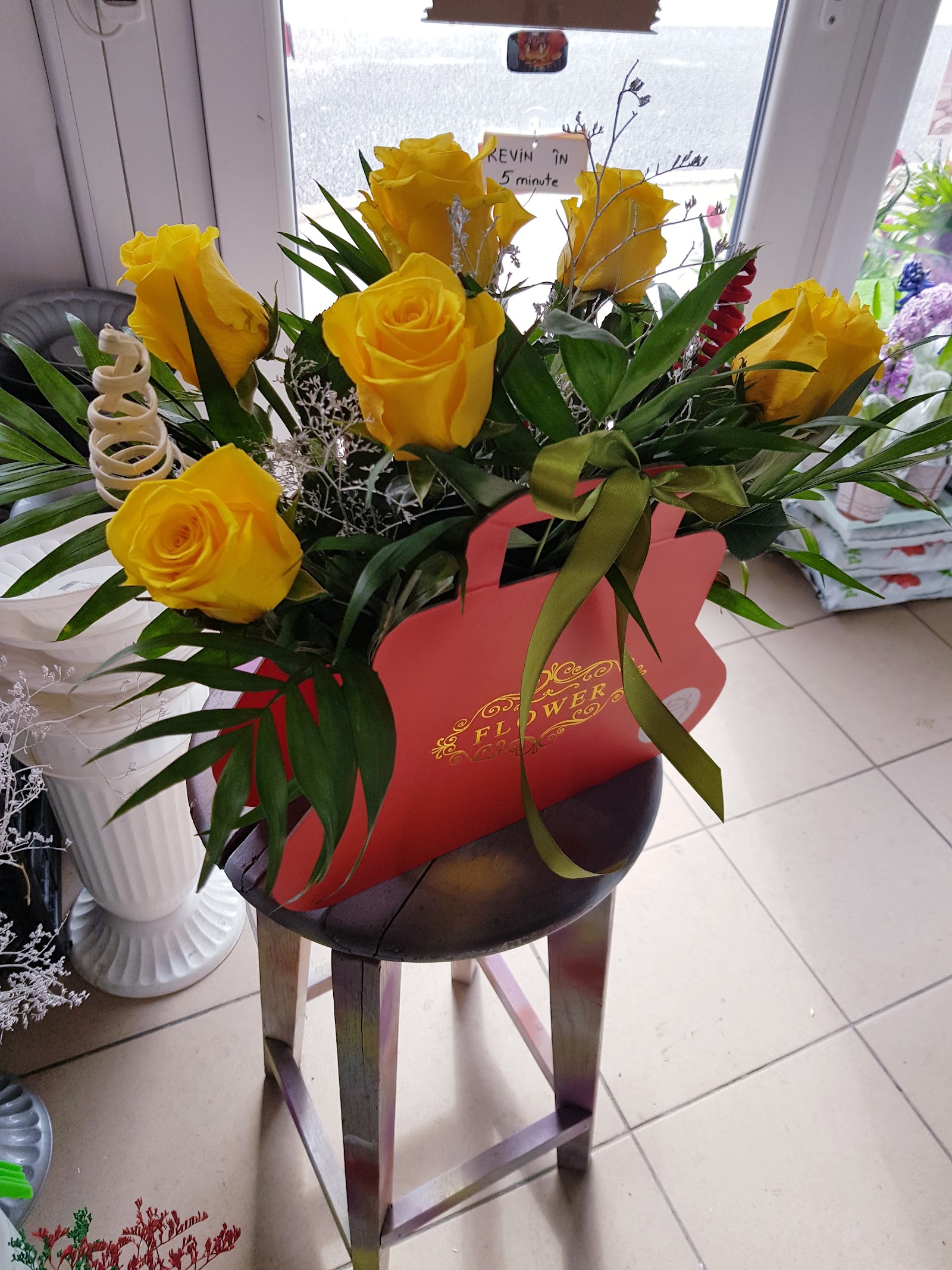 Florărie Ploiești Minea Flowerust Malu Roșu