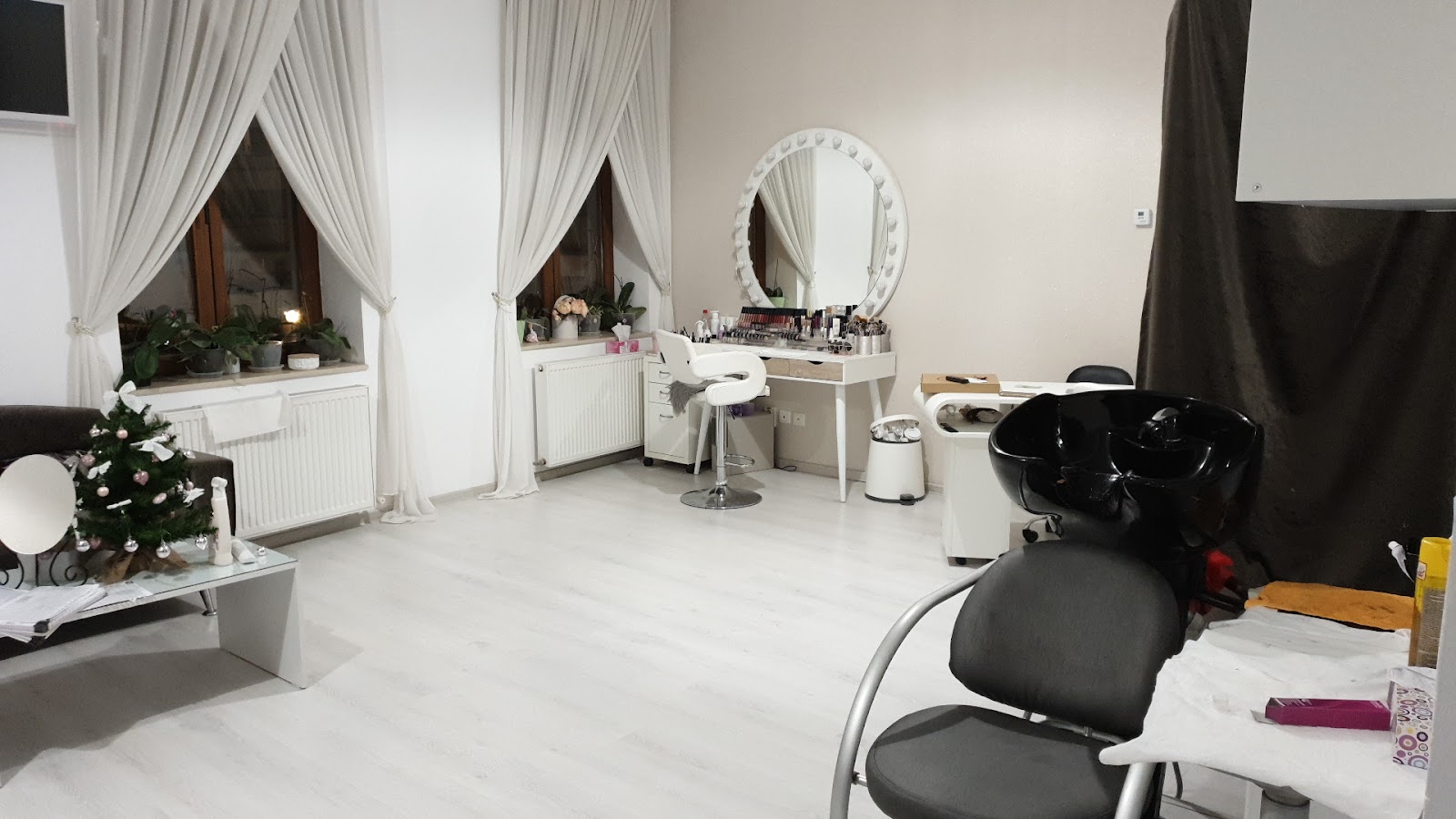 Get the Glow Beauty Salon