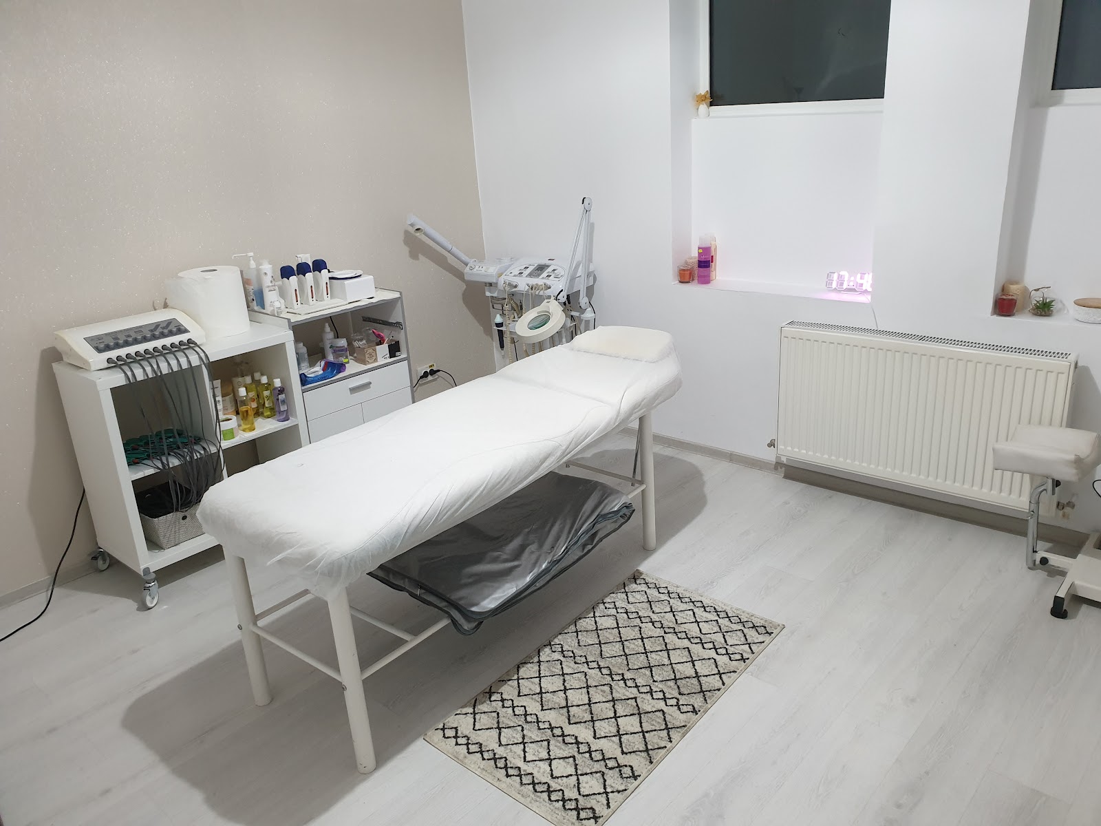 Get the Glow Beauty Salon