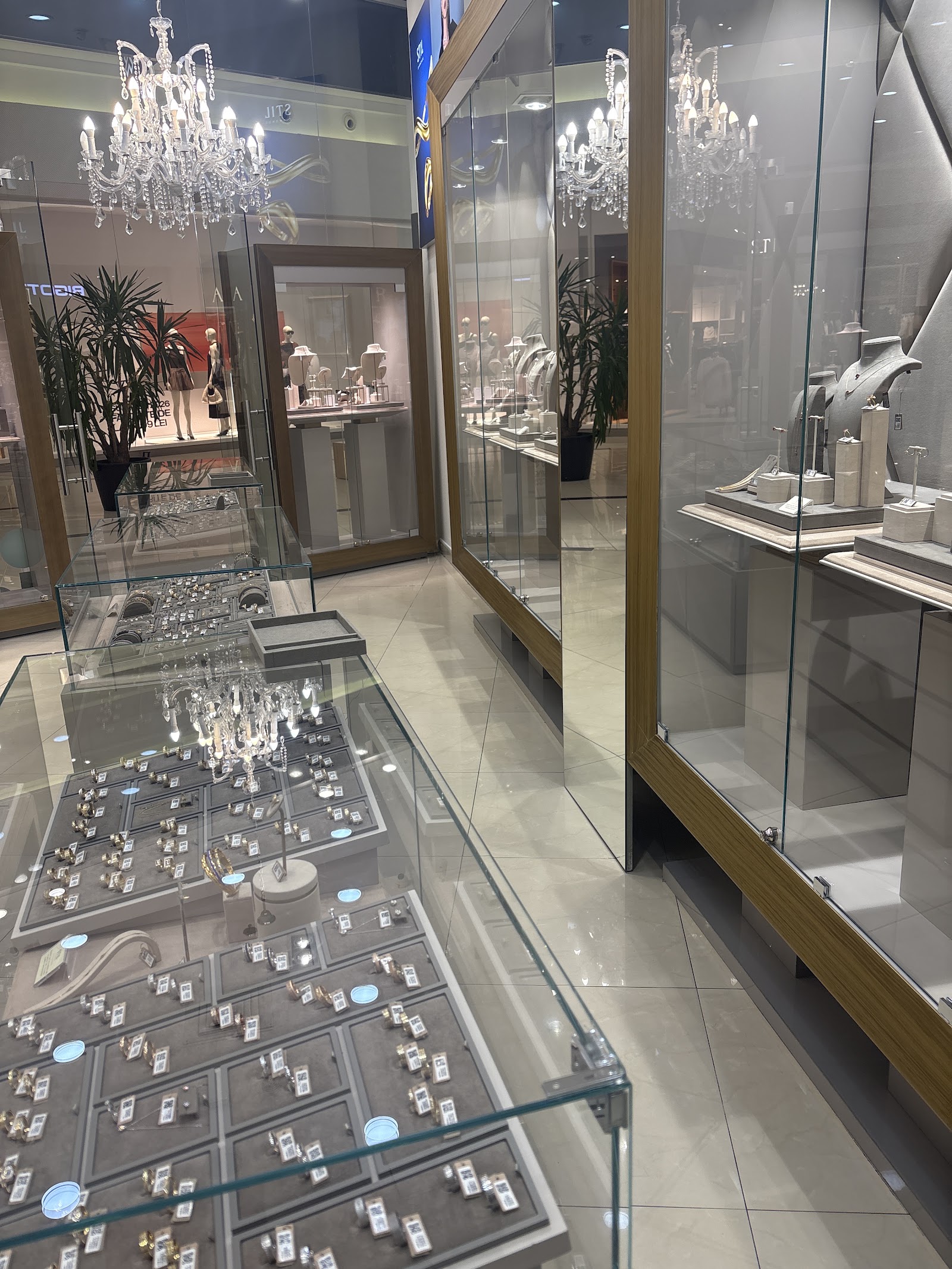 STIL Diamonds - Shopping City Ploiesti
