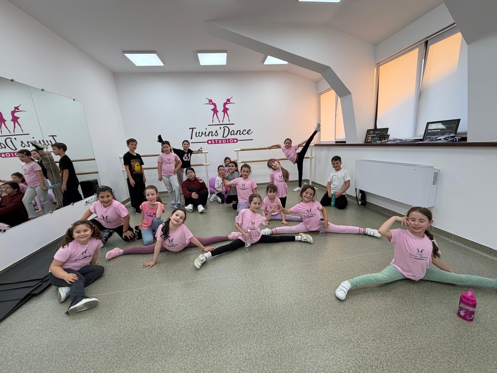 Twins' Dance Studio