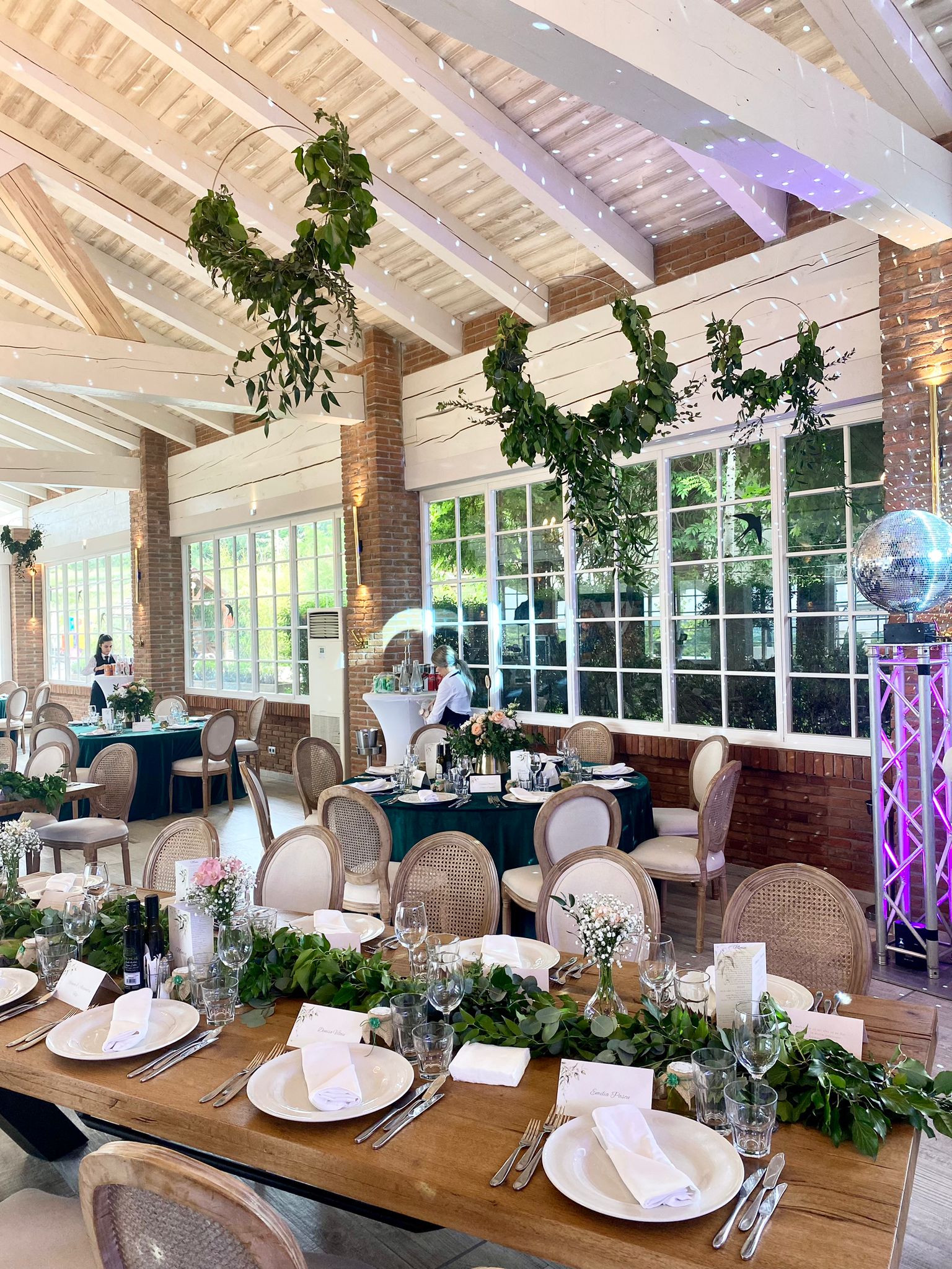 Vissary Flowers & Events - Livrare Flori in Sibiu la domiciliu