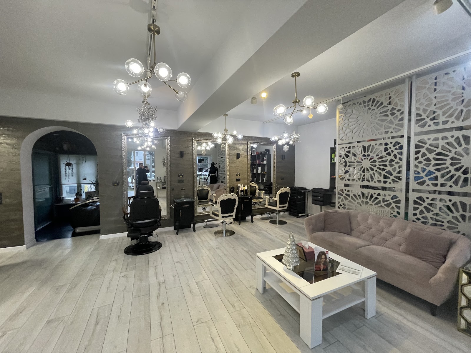 Royals Hair & Barber Shop