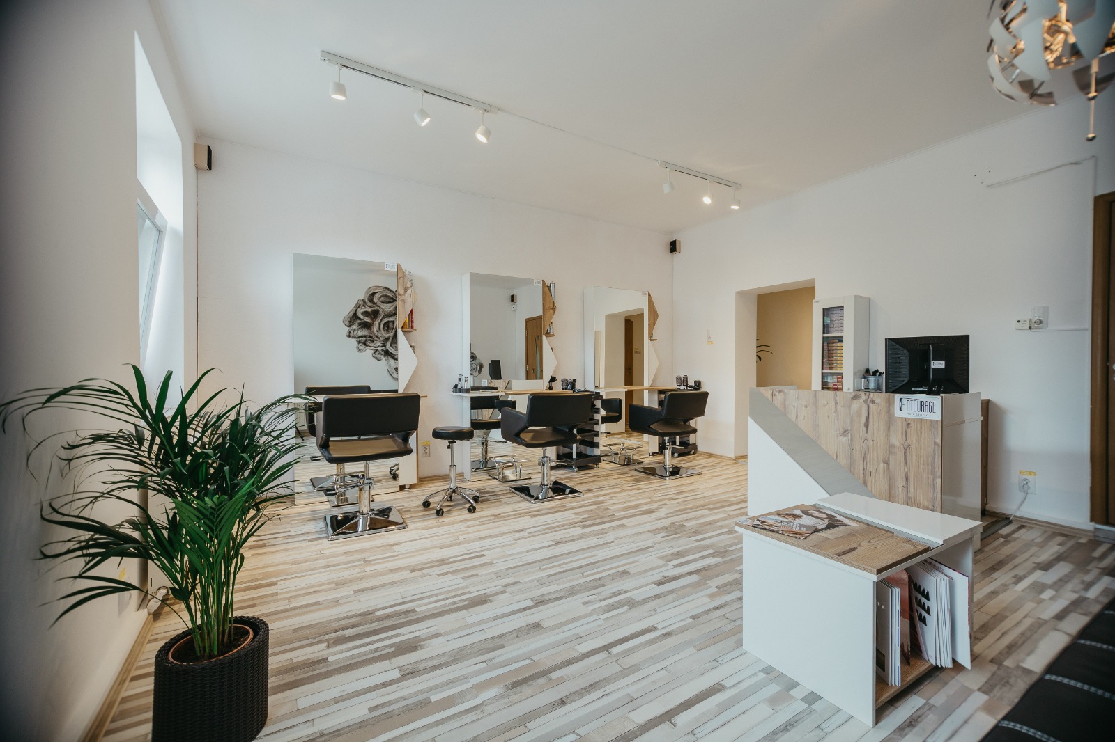 Entourage Hair Studio
