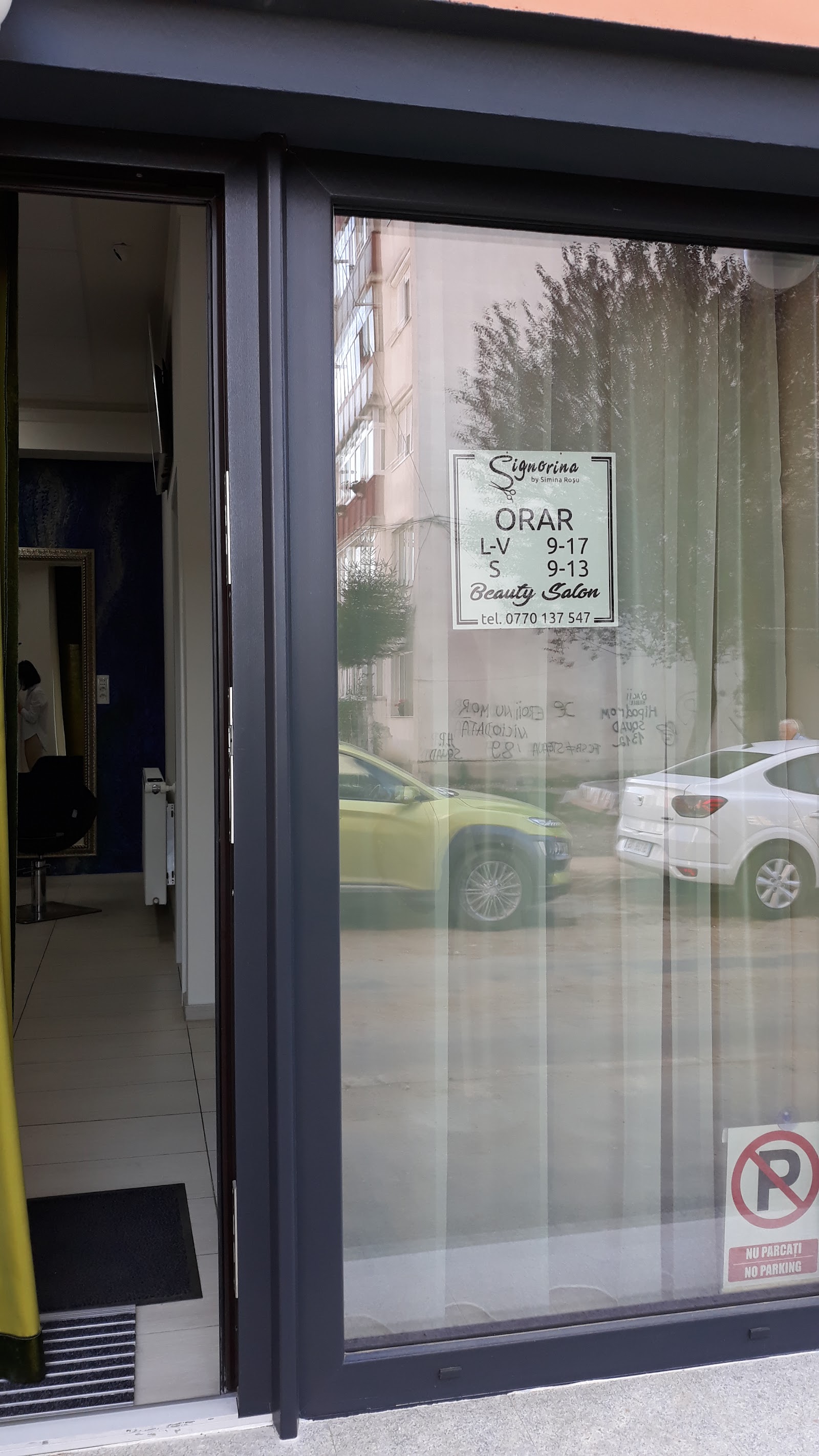 Signorina Salon