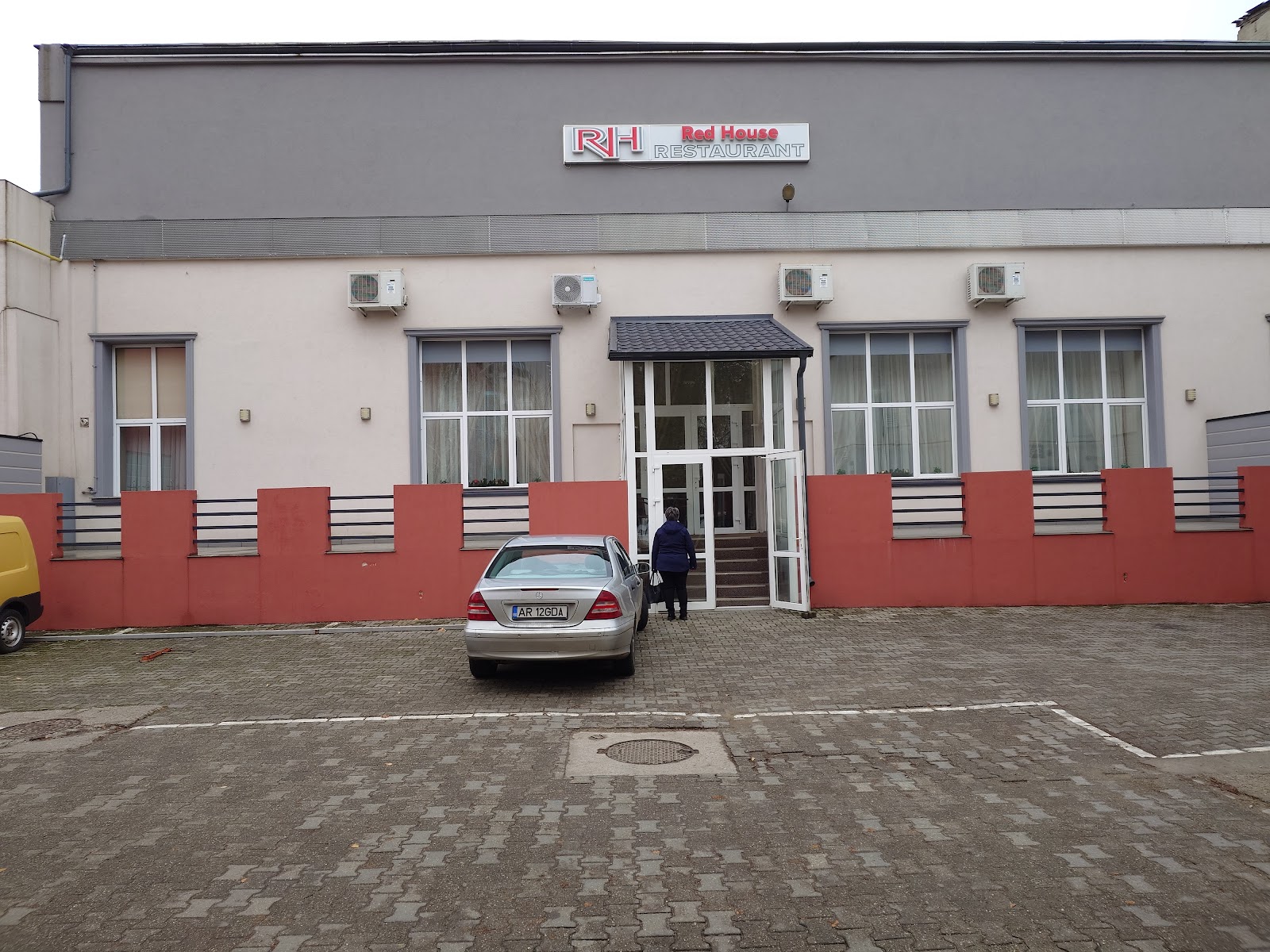 Redhouse Arad