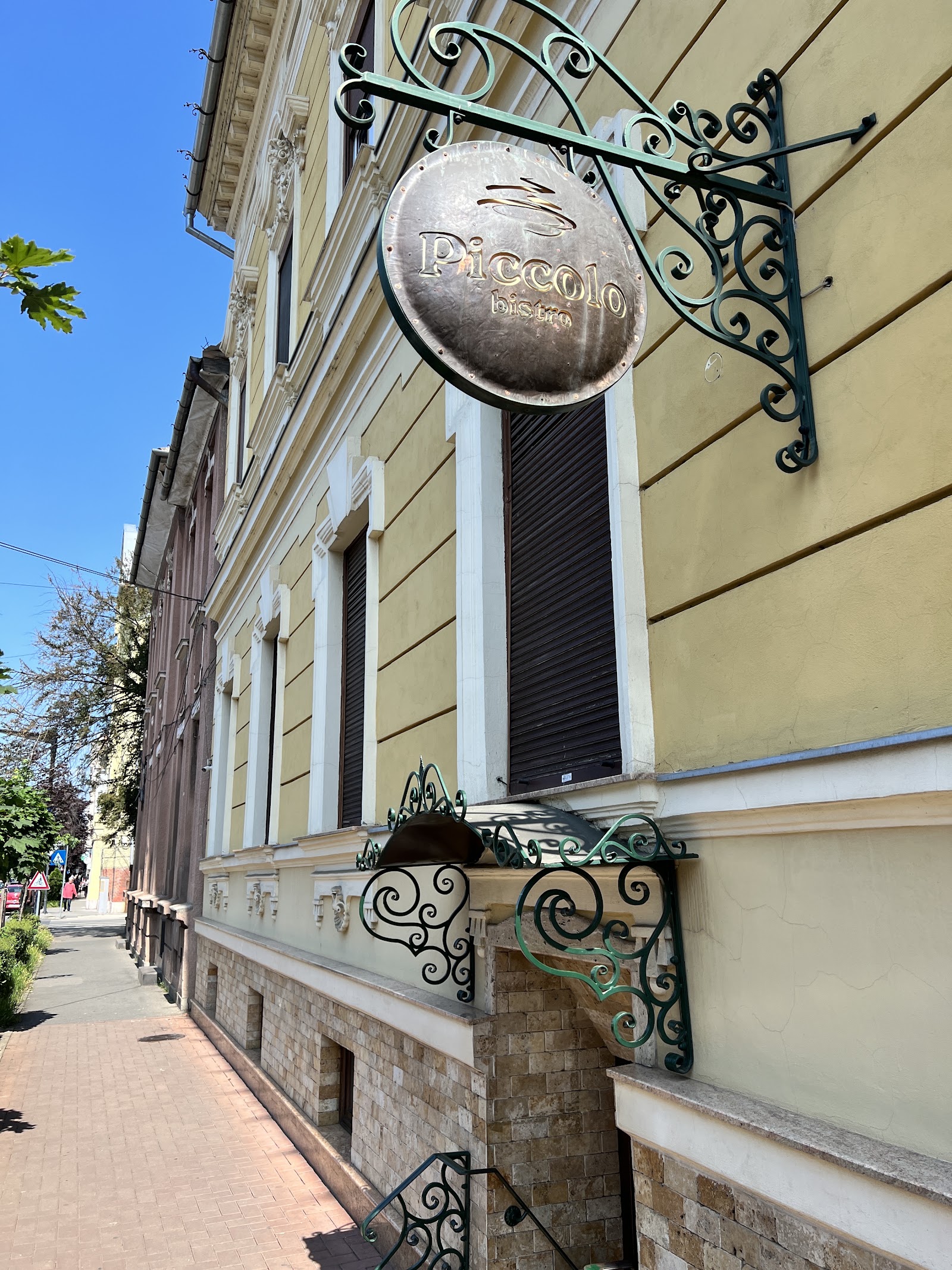 Piccolo Bistro
