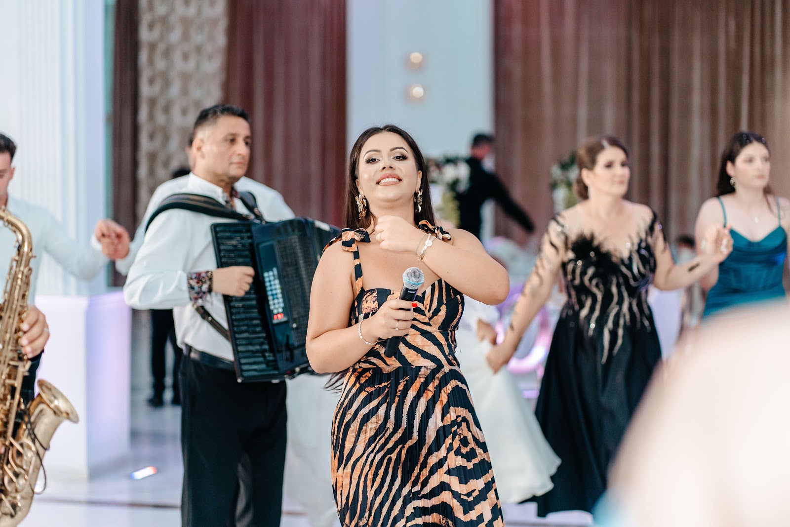 Formatie Nunta Botez Bucuresti - Tony Sax Events