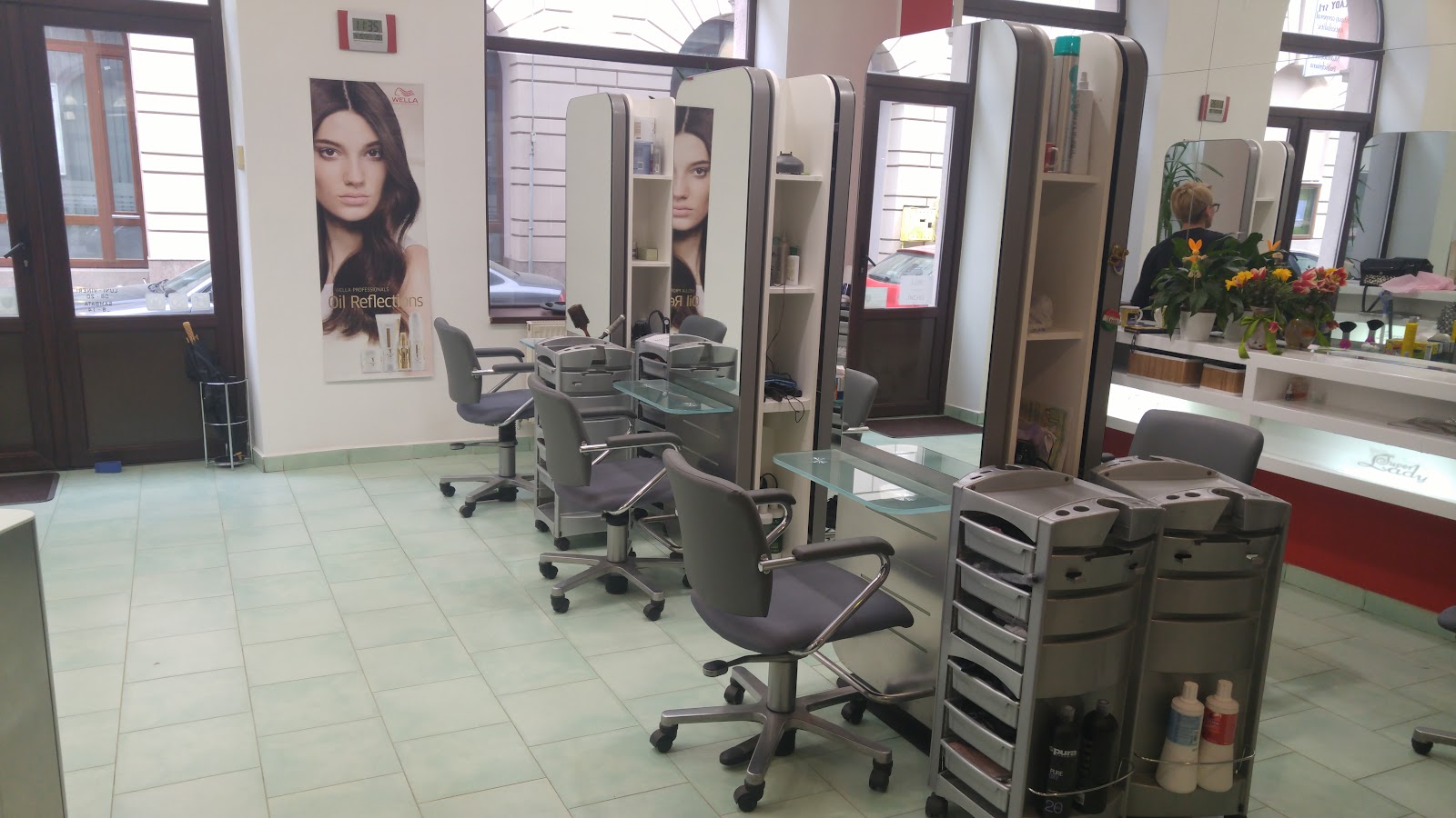 Salon de infrumusetare Super Laidy