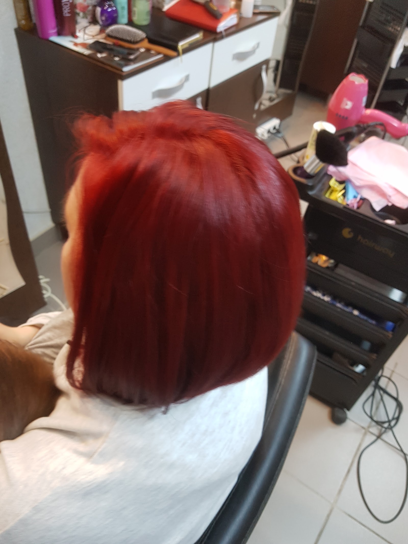 Hairstyle and healthy hair by Luminița b.