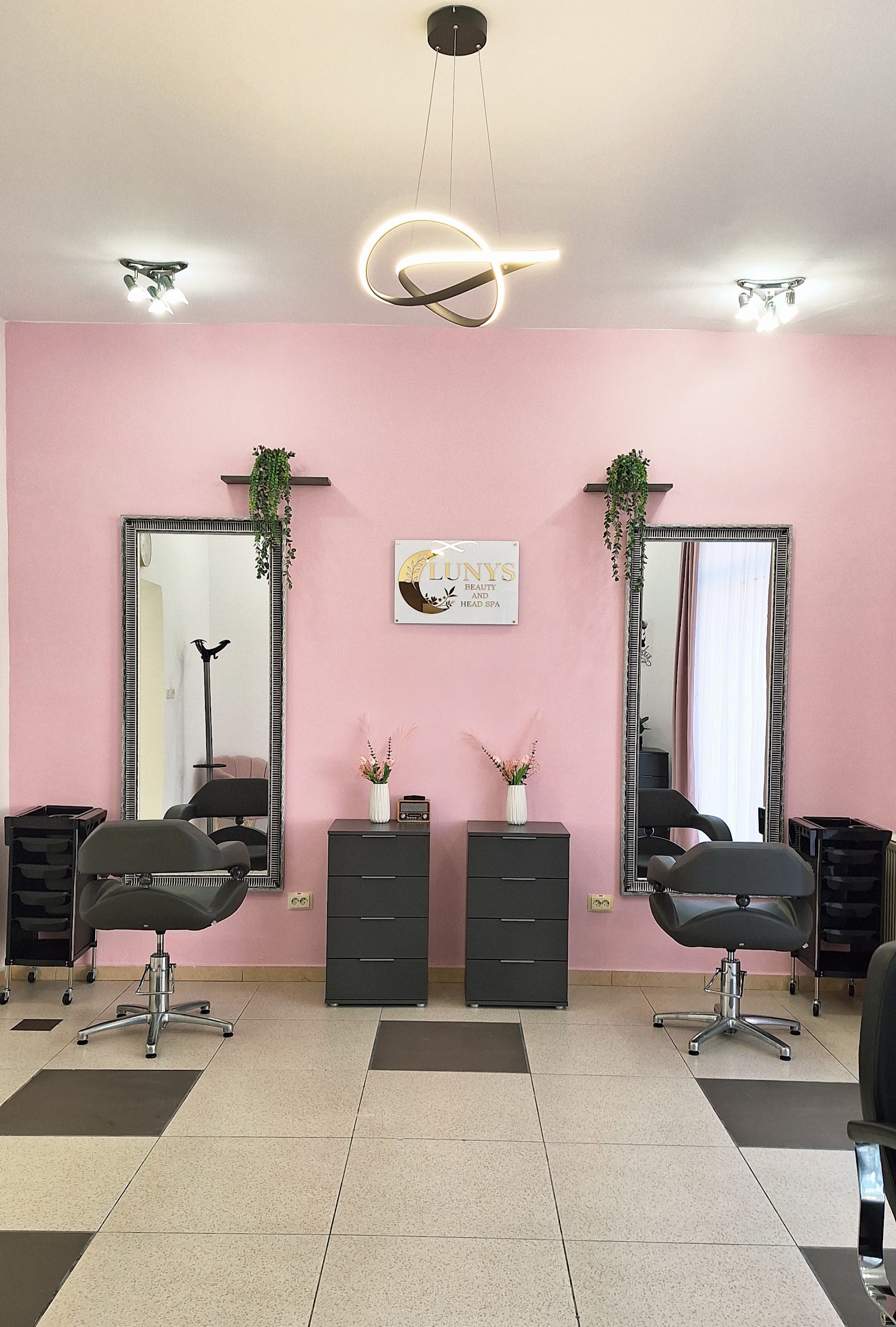 Lunys Beauty and Head Spa