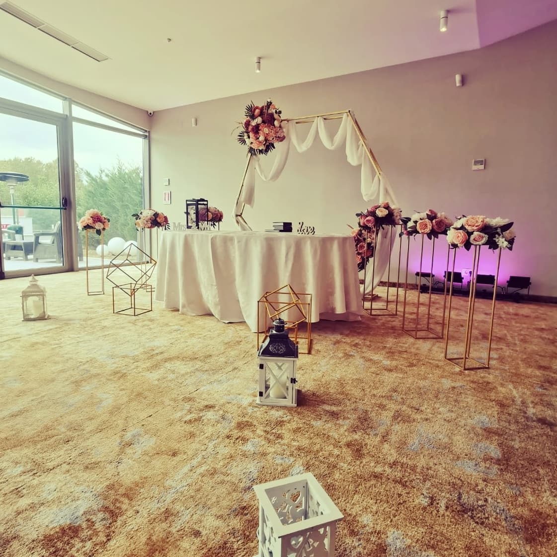 Deco Atelier - flori şi emoţii