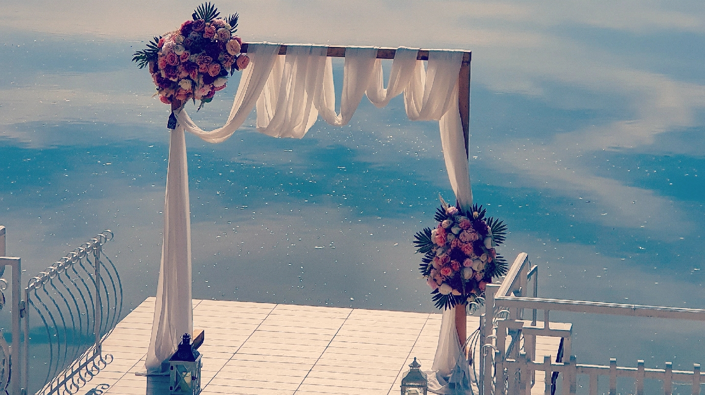 Deco Atelier - flori şi emoţii