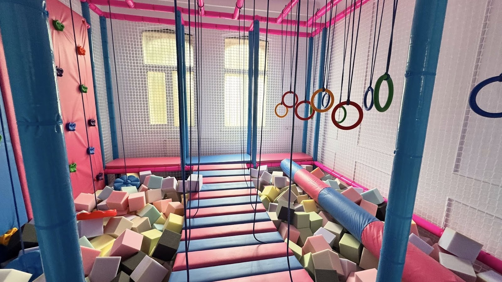 Joy House Pitesti - Loc de joaca pentru copii