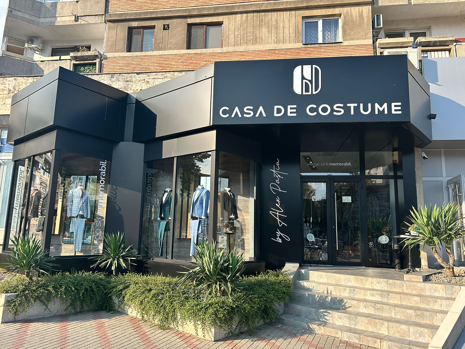 Casa de Costume by Alex Pastiu Pitesti