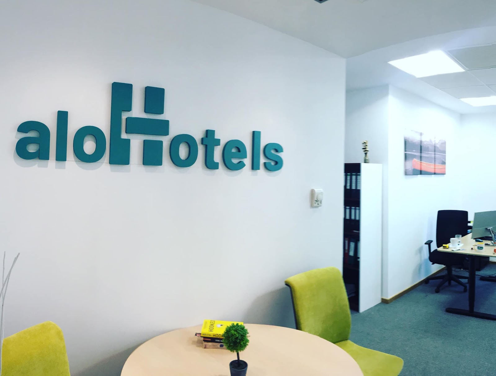 aloHotels.ro