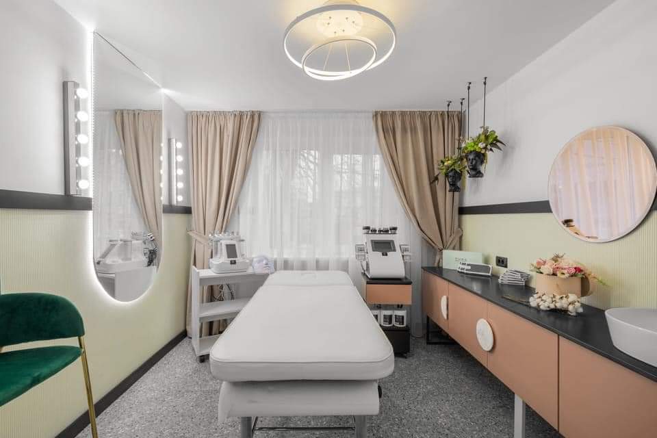 Larisa Manu Beauty Studio