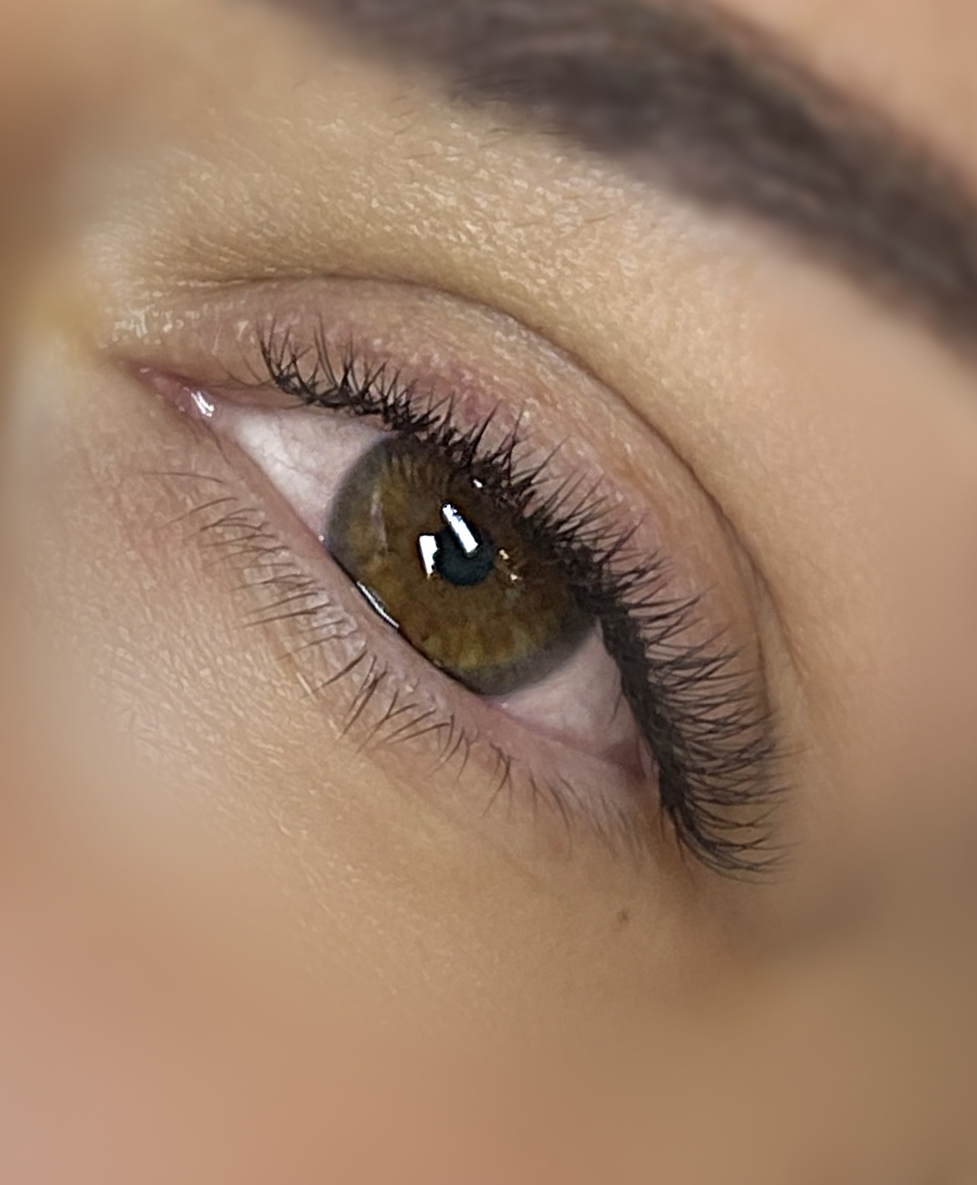 Karisma Beauty Studio - Salon Extensii Gene Pitesti
