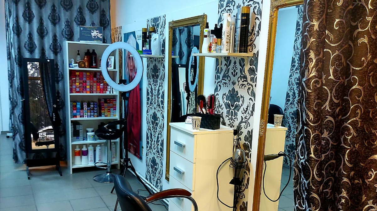 Iris Salon