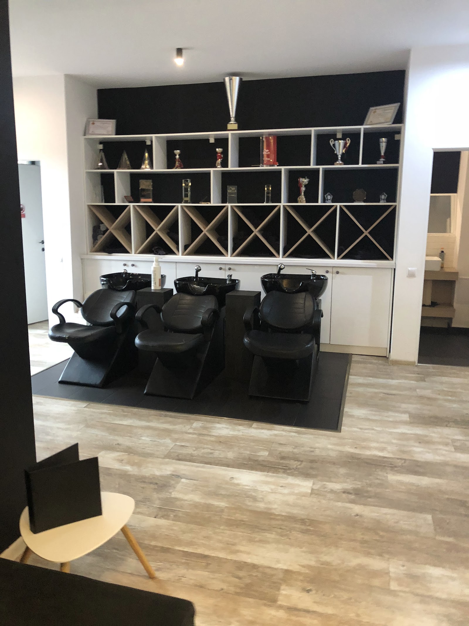 Salon Ayo