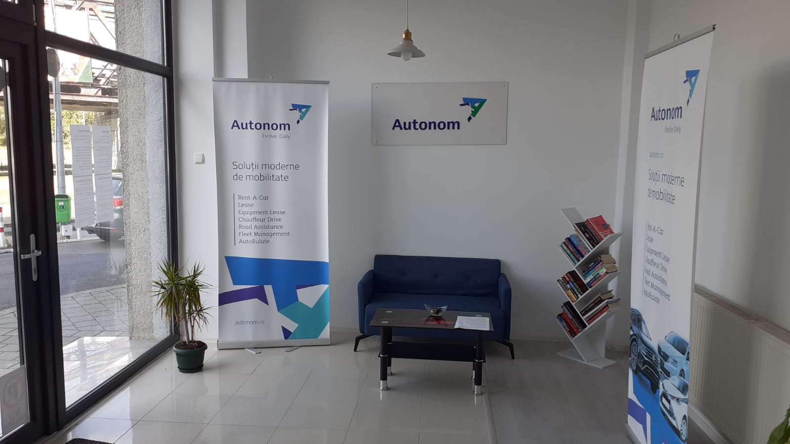 Autonom