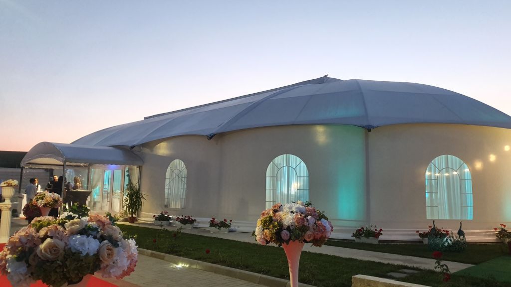 The White Dome - marcă a "General Catering" din Bacău (Cort de evenimente)